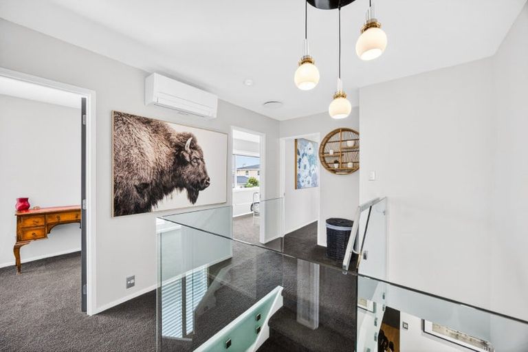 Photo of property in 9a Craig Road, Milford, Auckland, 0620