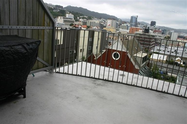 Photo of property in Qba Apartments, 4q/51 Webb Street, Mount Cook, Wellington, 6011