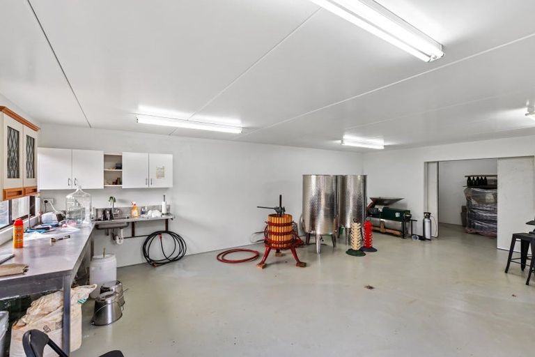 Photo of property in 76 Brick Bay Drive, Sandspit, Warkworth, 0982