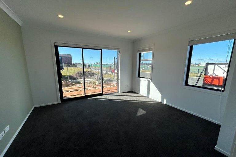 Photo of property in 8 Atutahi Lane, Papamoa Beach, 3118