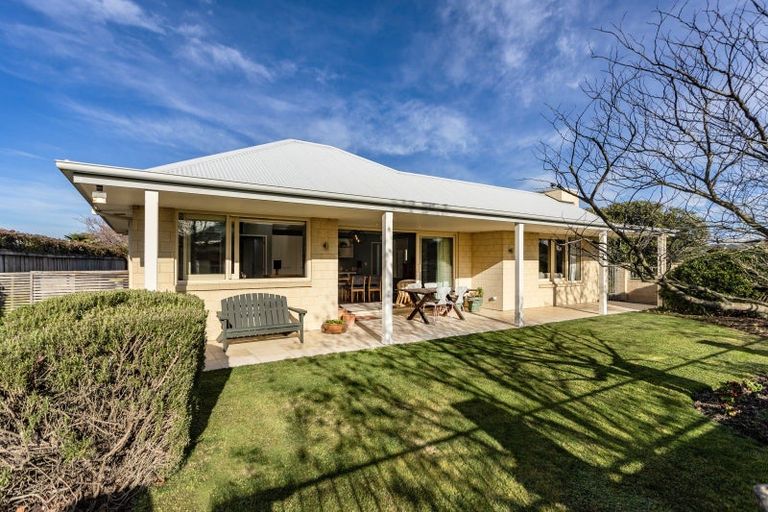 Photo of property in 17 Holly Place, Rangiora, 7400