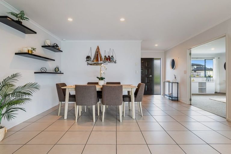 Photo of property in 20 Barbados Way, One Tree Point, 0118