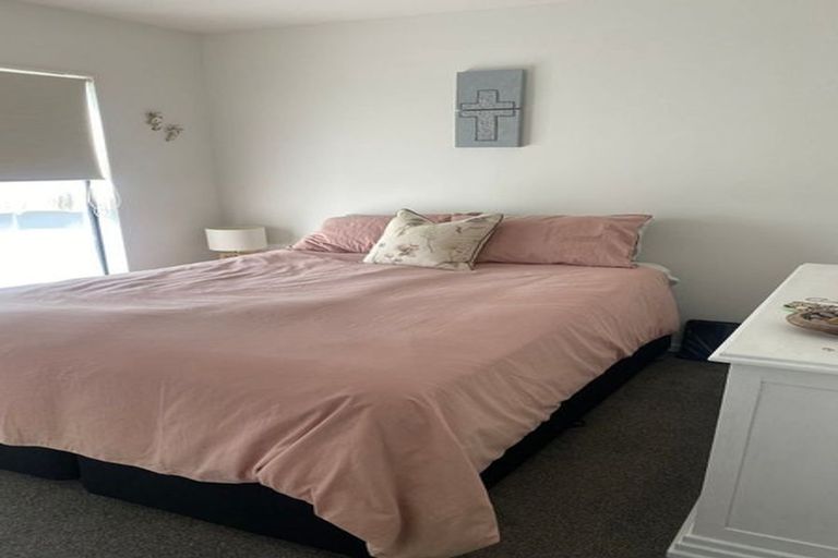 Photo of property in 2/2 Anthony Place, Pakuranga, Auckland, 2010