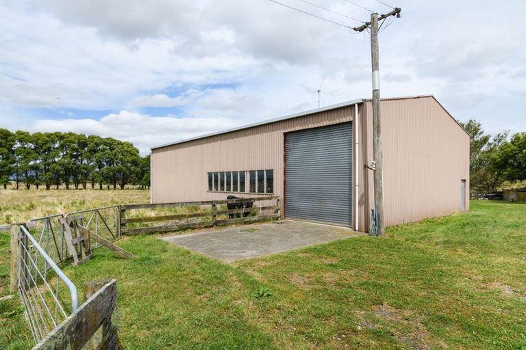 Photo of property in 1216 Rangiotu Road, Tiakitahuna, Palmerston North, 4477