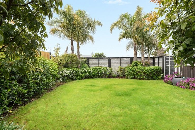 Photo of property in 45 Butterworth Crescent, Papamoa Beach, Papamoa, 3118