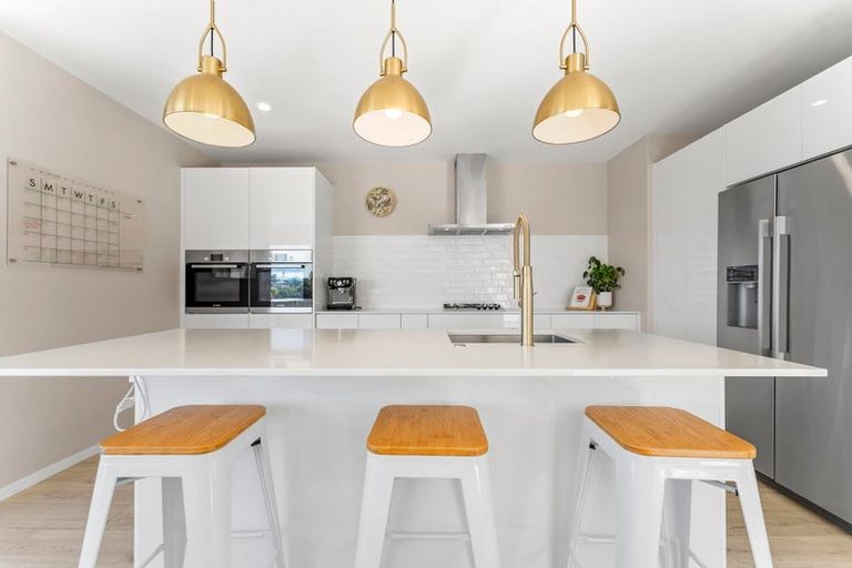 Photo of property in 9 Tirohanga Crescent, Stanmore Bay, Whangaparaoa, 0932