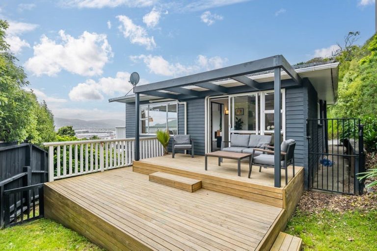 Photo of property in 6 Nikau Road, Point Howard, Lower Hutt, 5013