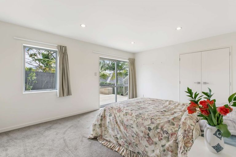 Photo of property in 2b St Clair Place, Browns Bay, Auckland, 0630