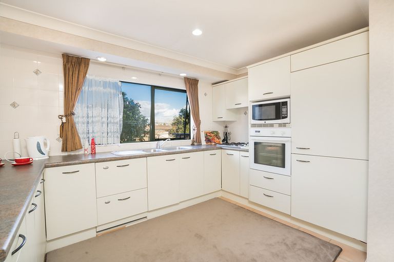 Photo of property in 7a Putini Road, Mangere Bridge, Auckland, 2022