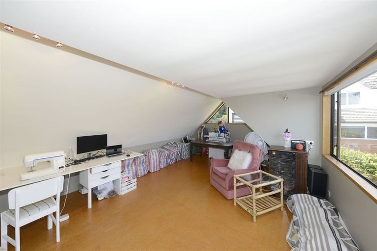 Photo of property in 5 Rhodesvale Terrace, Cashmere, Christchurch, 8022