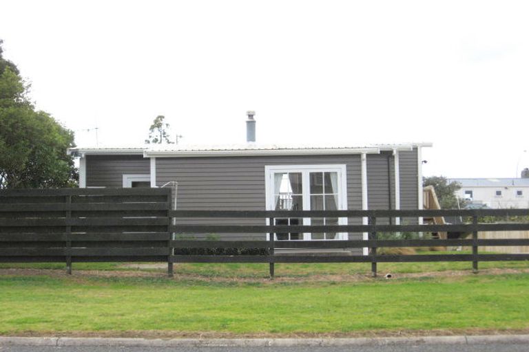 Photo of property in 225 Cook Drive, Whitianga, 3510