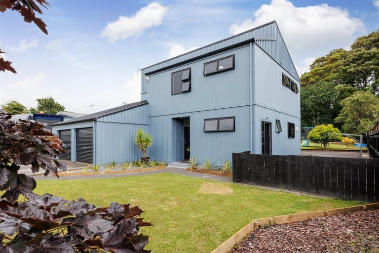 Photo of property in 36 Wanganui Road, Marton, 4710
