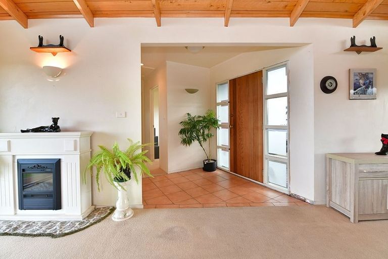 Photo of property in 100 South Head Road, South Head, Helensville, 0874