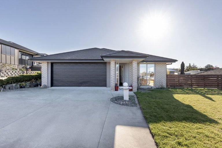 Photo of property in 31 Fairfax Crescent, Pyes Pa, Tauranga, 3112
