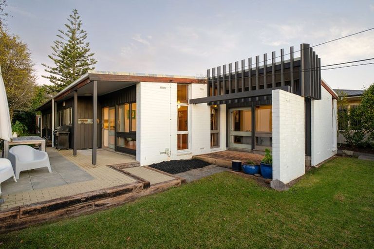 Photo of property in 25 Hillcrest Road, Hillcrest, Hamilton, 3216