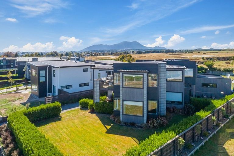 Photo of property in 12 Pukenamu Road, Rainbow Point, Taupo, 3330