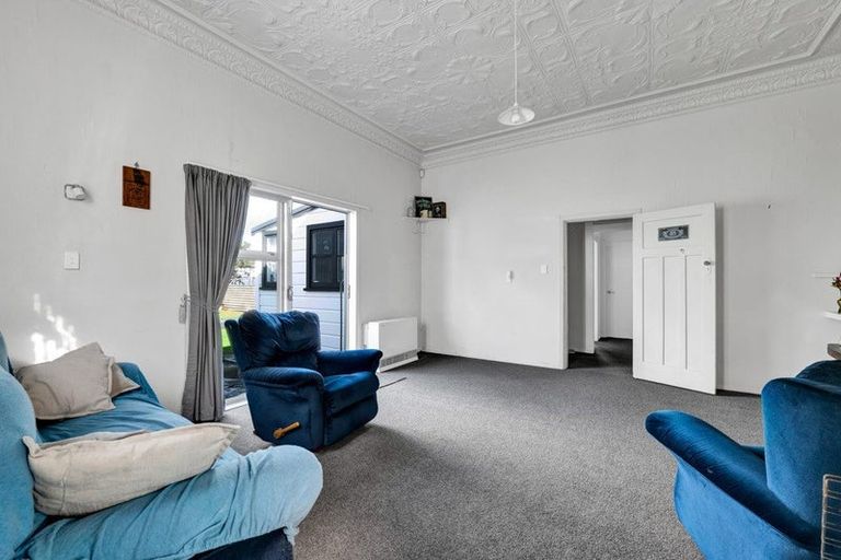 Photo of property in 30 Cambria Street, Hawera, 4610