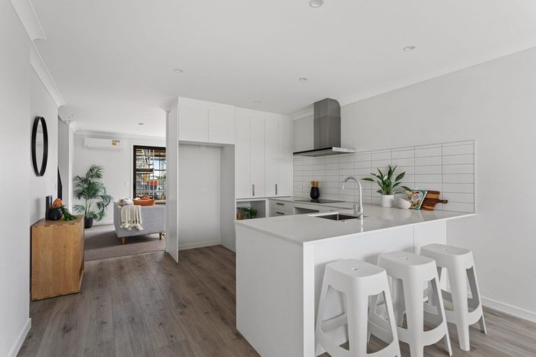 Photo of property in 10 Rauriki Lane, Rosehill, Papakura, 2113