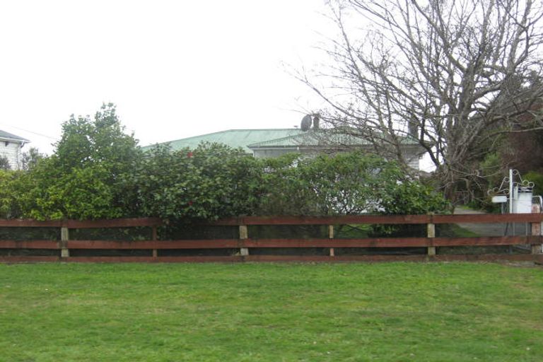 Photo of property in 6 Charles Street, Carterton, 5713