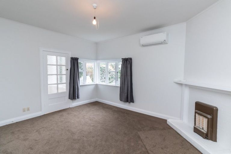 Photo of property in 43 Ngaio Road, Kelburn, Wellington, 6012