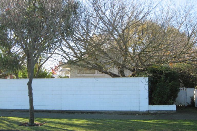 Photo of property in 135 Warren Crescent, Hillmorton, Christchurch, 8025