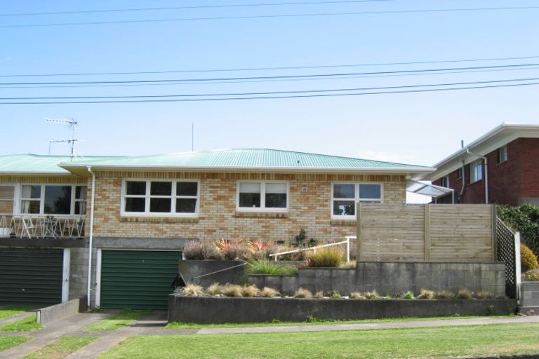 Photo of property in 40 Hamblyn Street, Strandon, New Plymouth, 4312