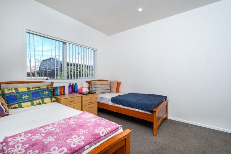 Photo of property in 5/92 Titirangi Road, New Lynn, Auckland, 0600