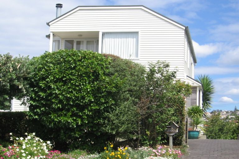 Photo of property in 60 Lyons Avenue, Murrays Bay, Auckland, 0630