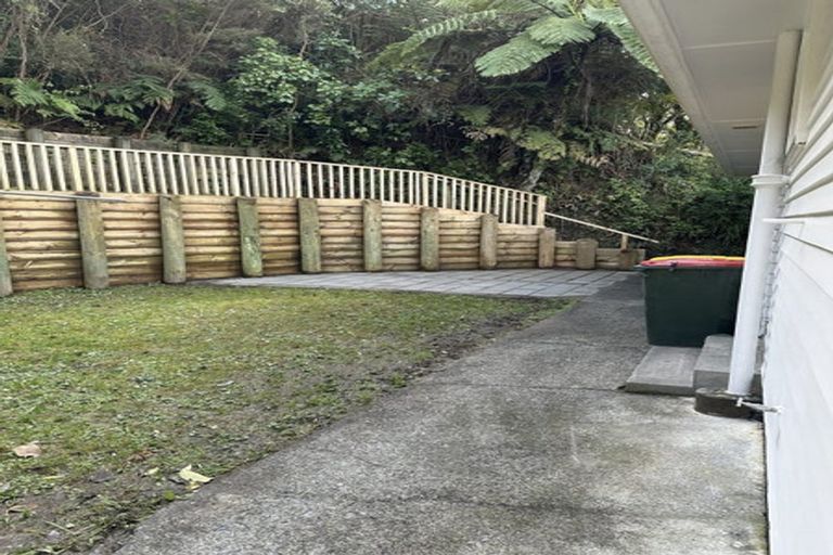 Photo of property in 9 Bird Grove, Stokes Valley, Lower Hutt, 5019