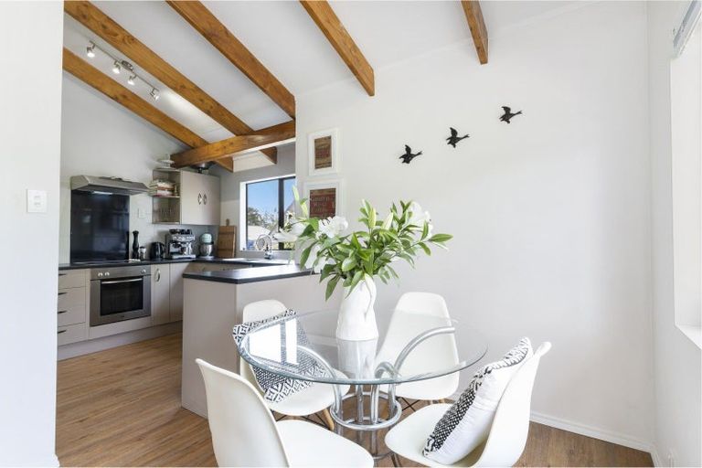 Photo of property in 8/390 West Coast Road, Glen Eden, Auckland, 0602