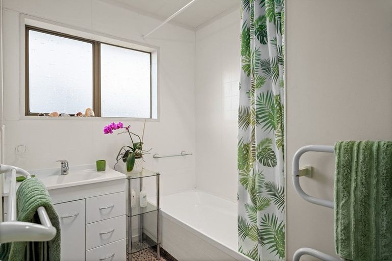 Photo of property in 1212a Papamoa Beach Road, Papamoa Beach, Papamoa, 3118