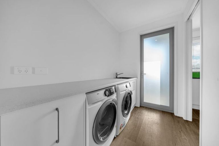 Photo of property in 54 Te Ara Aukati Terrace, Pokeno, 2471