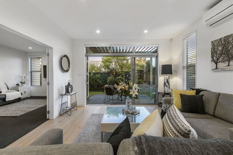 Photo of property in 14a Sylvan Park Avenue, Milford, Auckland, 0620