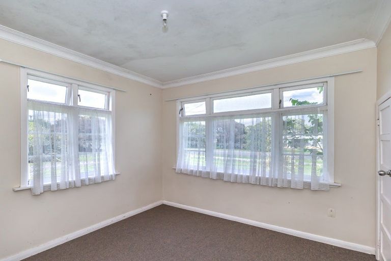 Photo of property in 68 Queen Street West, Levin, 5510