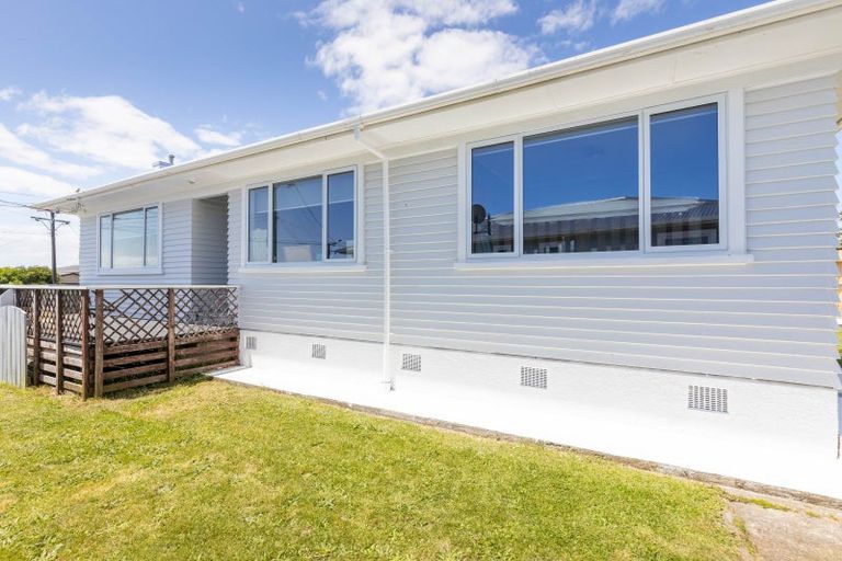 Photo of property in 7 Watene Crescent, Waitara, 4320
