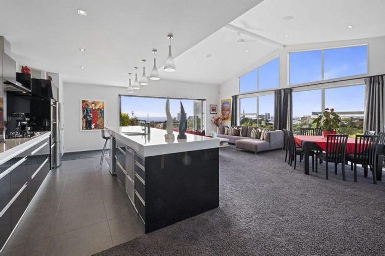 Photo of property in 86 Brougham Street, New Plymouth, 4310