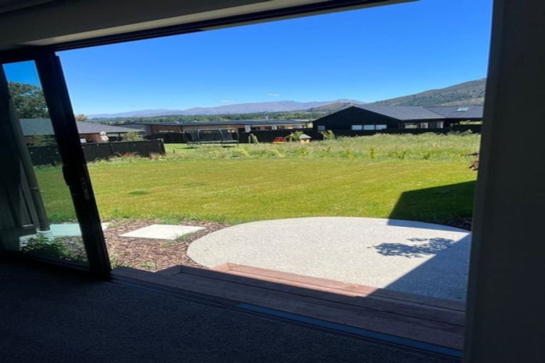 Photo of property in 10 Tomtit Crescent, Lake Hawea, 9382