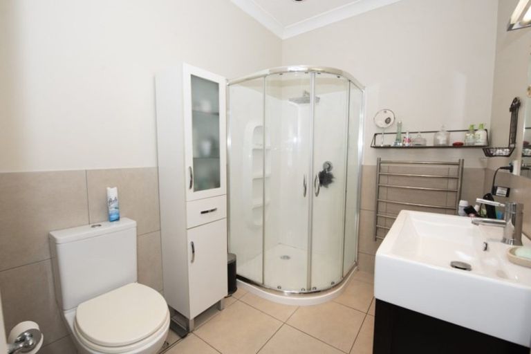 Photo of property in 48 Belt Road, Moturoa, New Plymouth, 4310