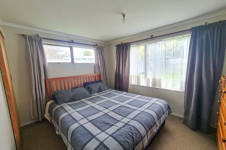 Photo of property in 62 Acacia Street, Kelvin Grove, Palmerston North, 4414