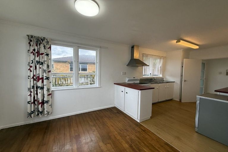 Photo of property in 39 Vera Road, Te Atatu South, Auckland, 0610