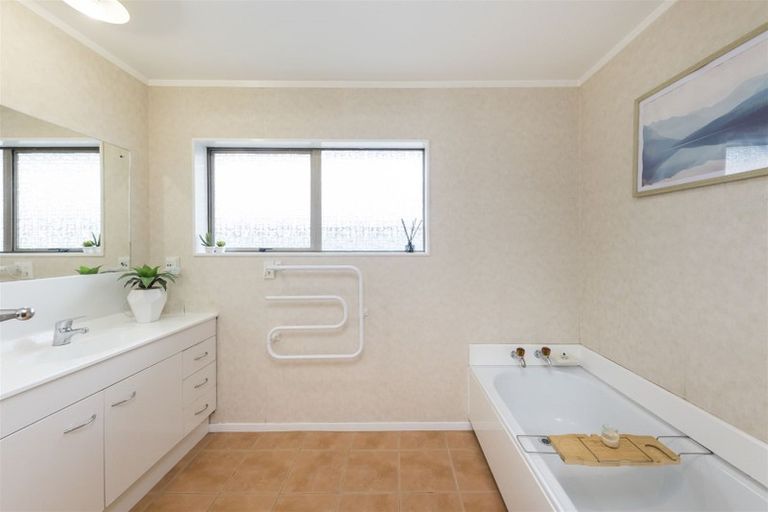 Photo of property in 80 John F Kennedy Drive, Milson, Palmerston North, 4414