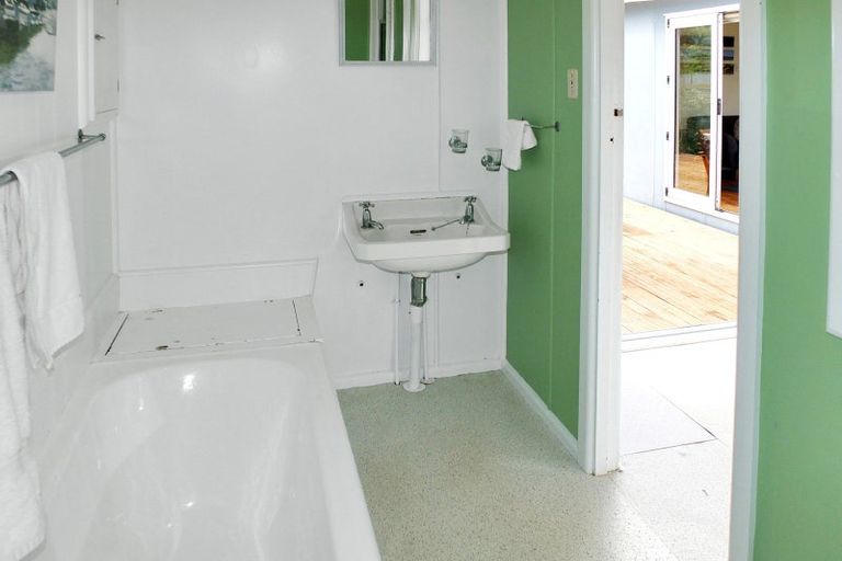 Photo of property in 11 Fabrin Street, Foxton Beach, Foxton, 4815