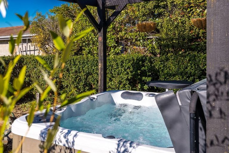 Photo of property in 16 Coronation Street, Waimate, 7924