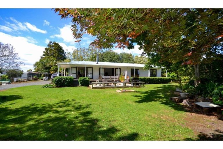 Photo of property in 43 Riverview Road, Kerikeri, 0230