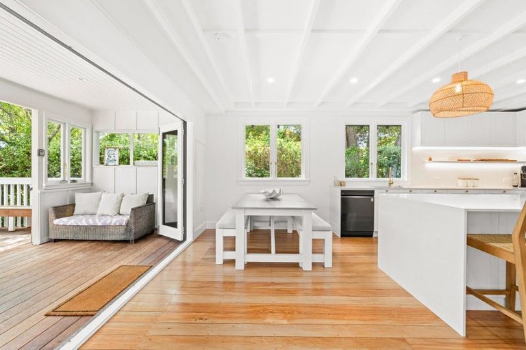 Photo of property in 51 Airini Road, Waimarama, 4294