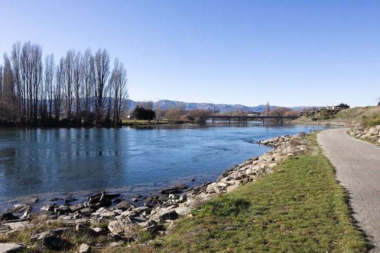 Photo of property in 72 Alison Avenue, Albert Town, Wanaka, 9305