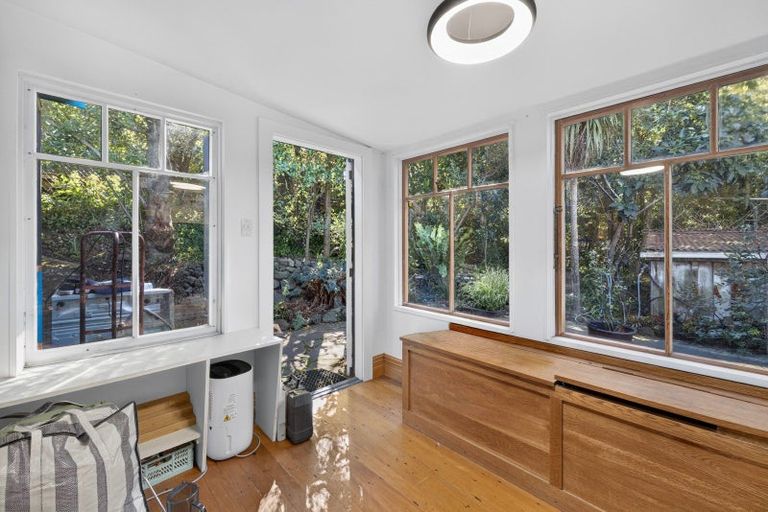 Photo of property in 38 Voelas Road, Lyttelton, 8082