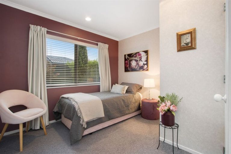 Photo of property in 10 Donegal Place, Katikati, 3129