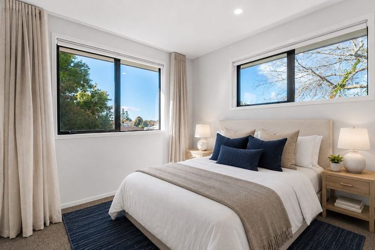 Photo of property in 12a Rene Place, Sunnyhills, Auckland, 2010