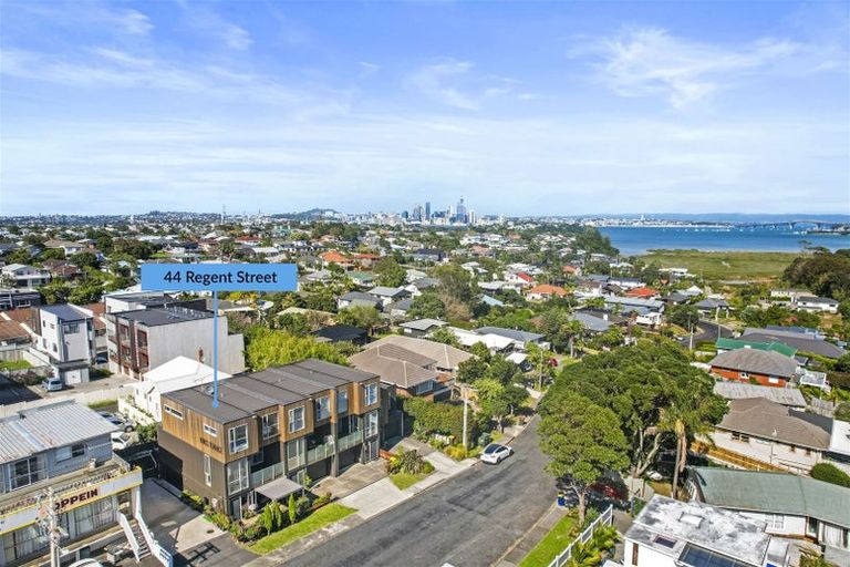 Photo of property in 44 Regent Street, Devonport, Auckland, 0624